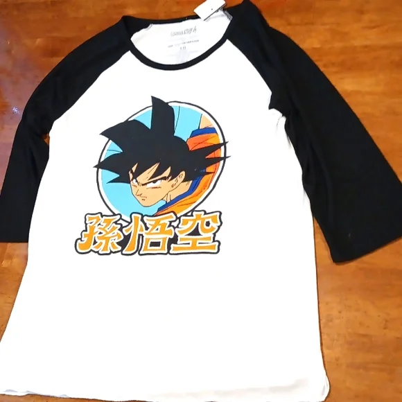 NWT Goku shirt| Dragon Ball Z | 3/4 sleeve Juniors Sz Large 100% Cotton - Picture 1 of 4